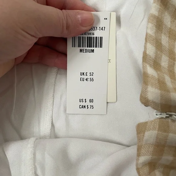 Abercrombie & Fitch Beige and White Gingham Mini Skirt - Picture 2 of 4